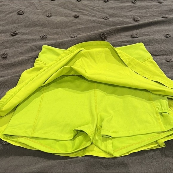 FREE PEOPLE Movement Chartreuse Skirt Ruffled Short Size‎ Large - Picture 4 of 10